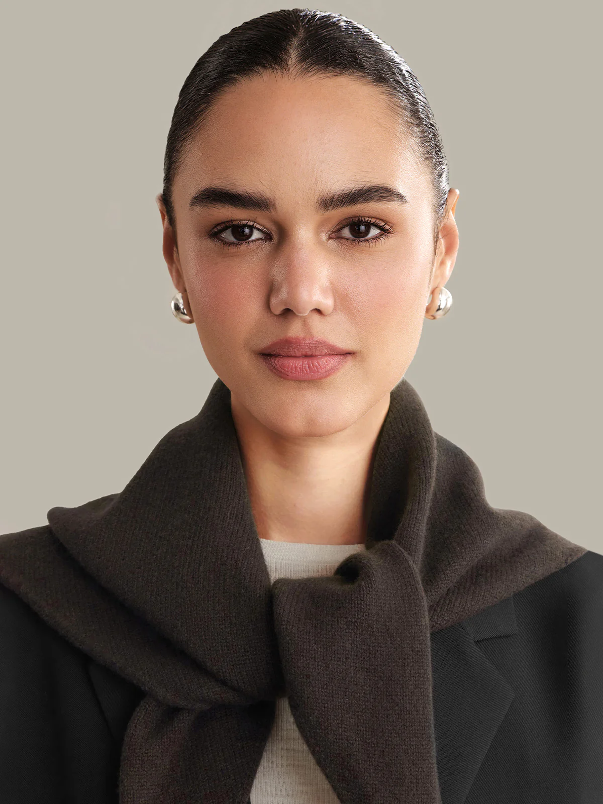 Elle: 100% Cashmere Triangle Scarf - Image 2