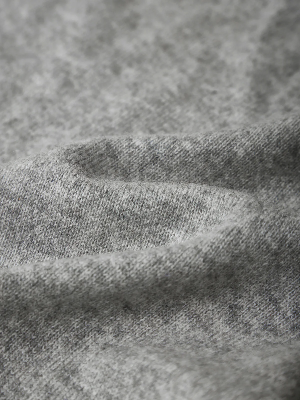 Elle: 100% Cashmere Triangle Scarf - Image 4