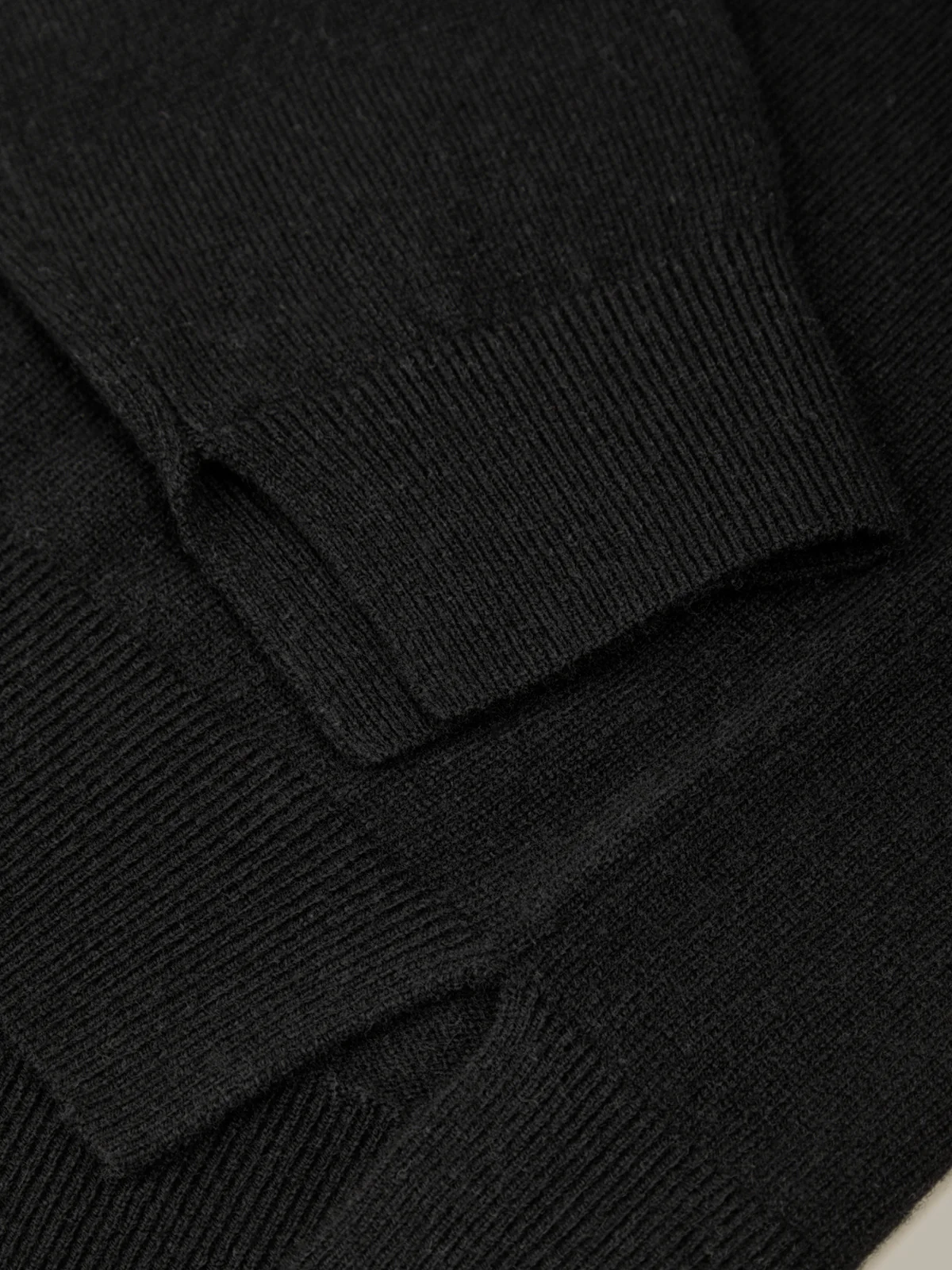 Alba: Cashmere Blend Crewneck - Image 4