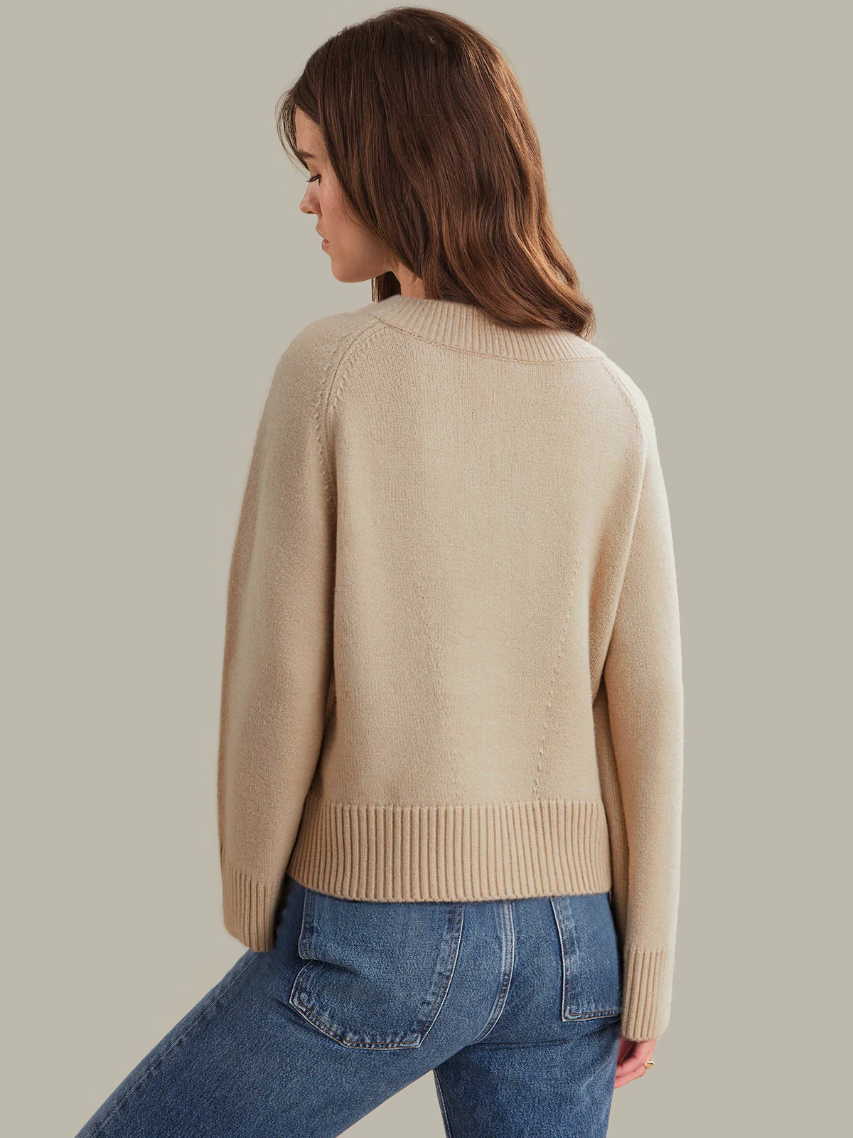 Alina: Cashmere Blend V-Neck Sweater - Image 4