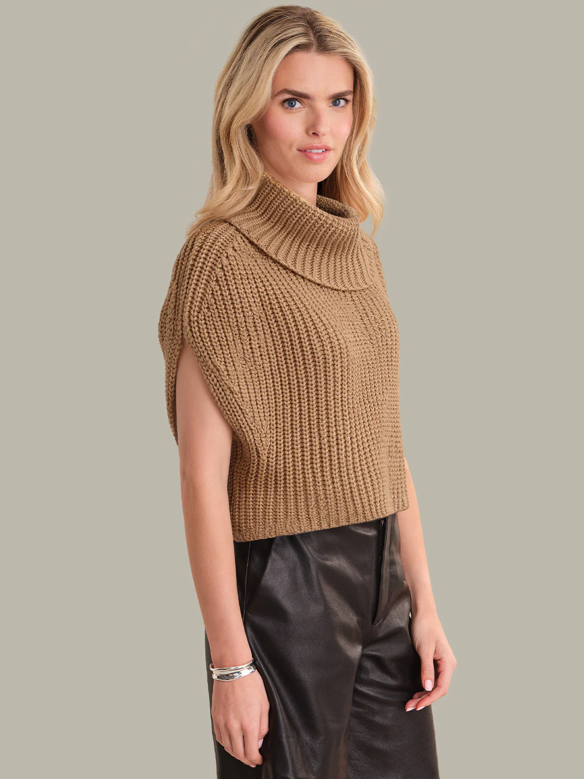 Cate: Sleeveless Turtleneck Sweater - Image 2