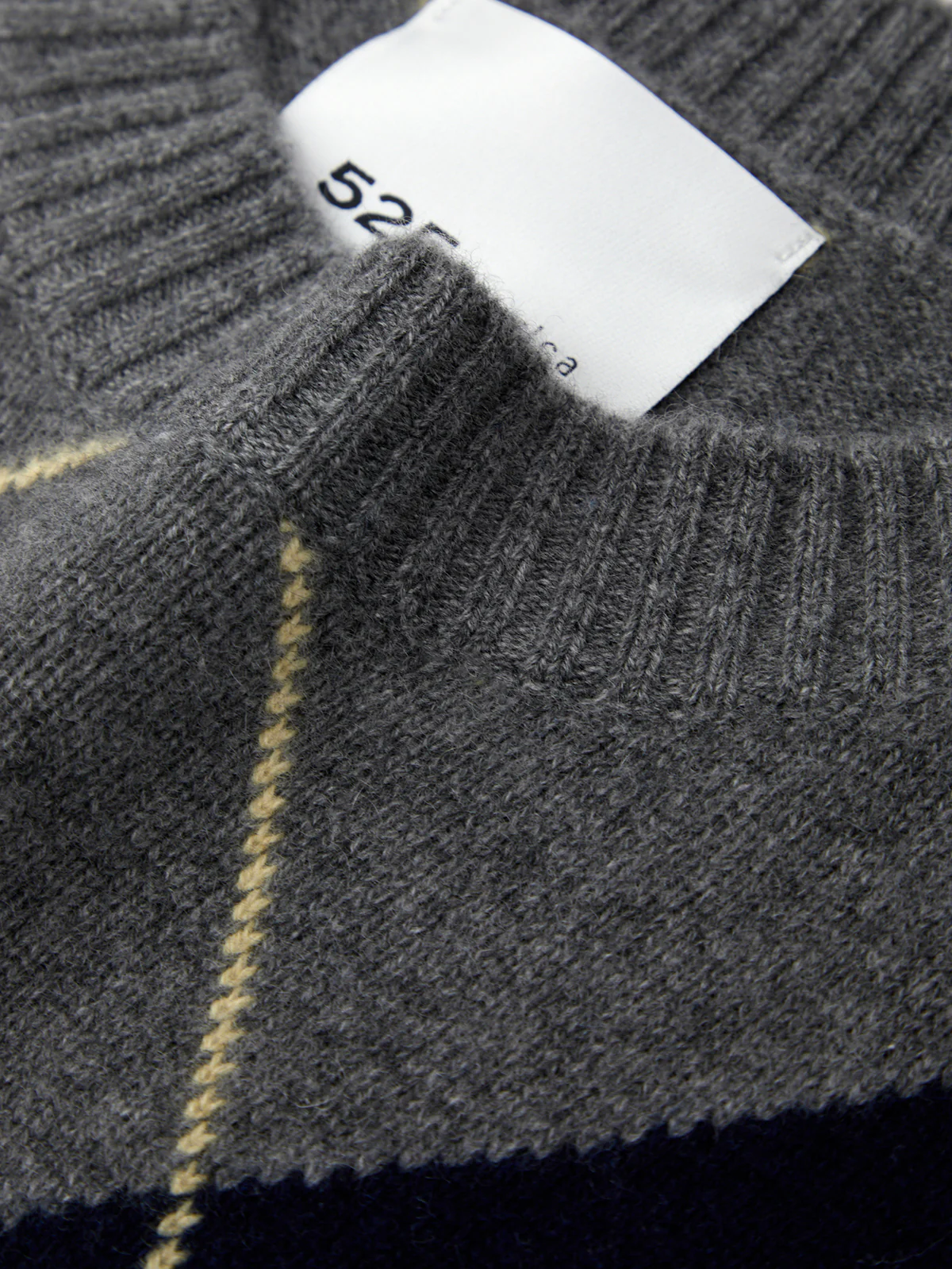 Holland: Oversized 100% Cashmere Argyle Sweater - Image 4